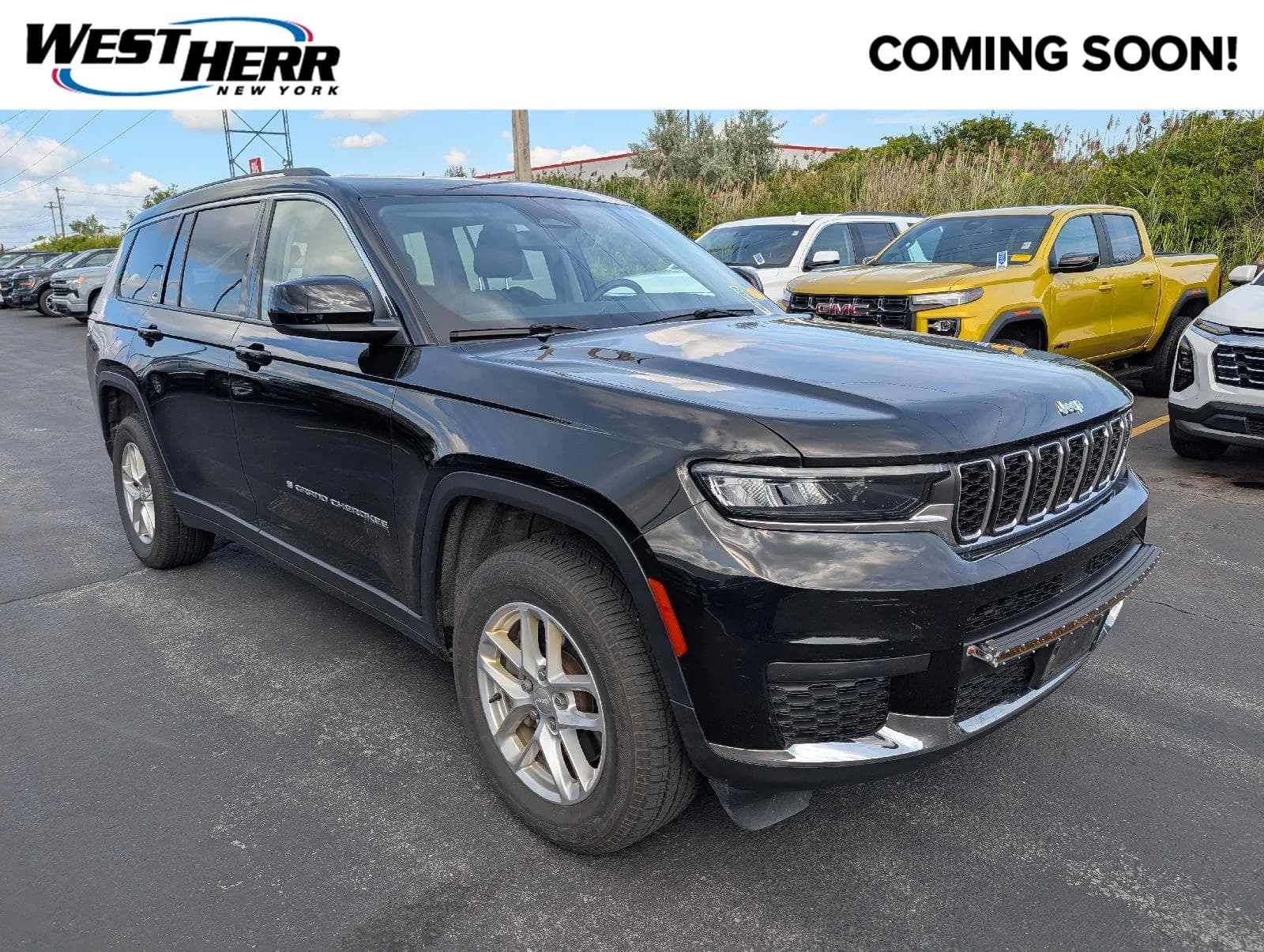 2023 Jeep Grand Cherokee L Laredo — photo 1 of 21