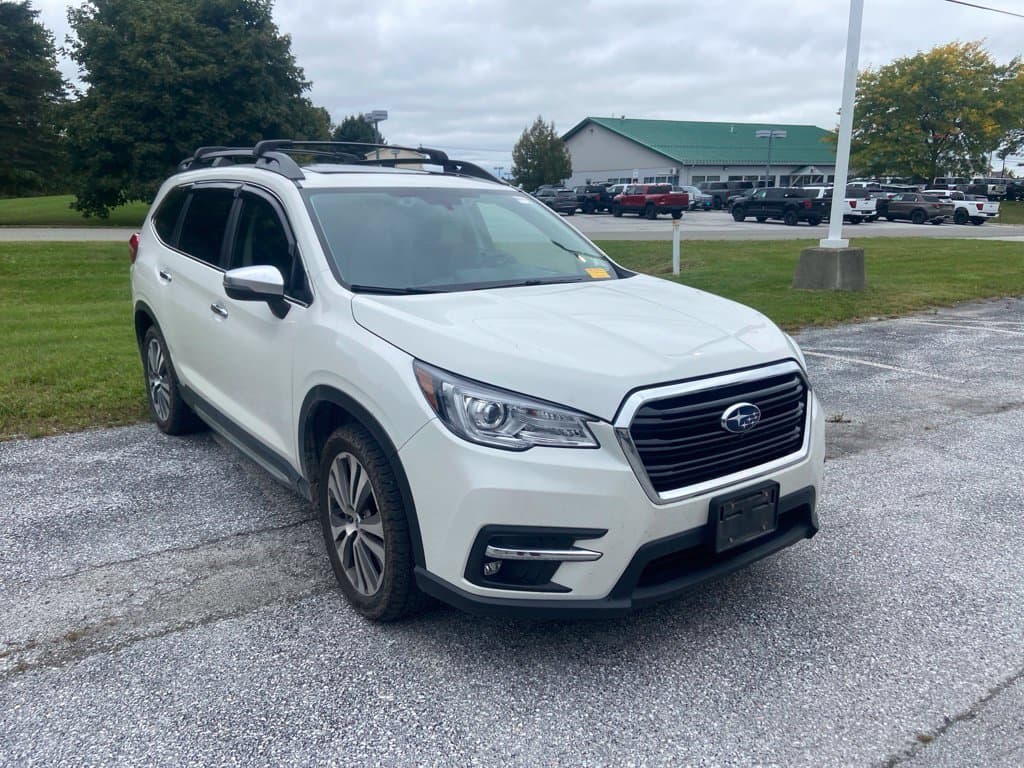 2021 Subaru Ascent Touring — photo 1 of 5