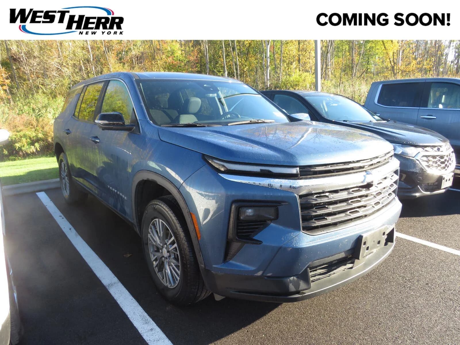 2024 Chevrolet Traverse FWD LS — photo 1 of 11