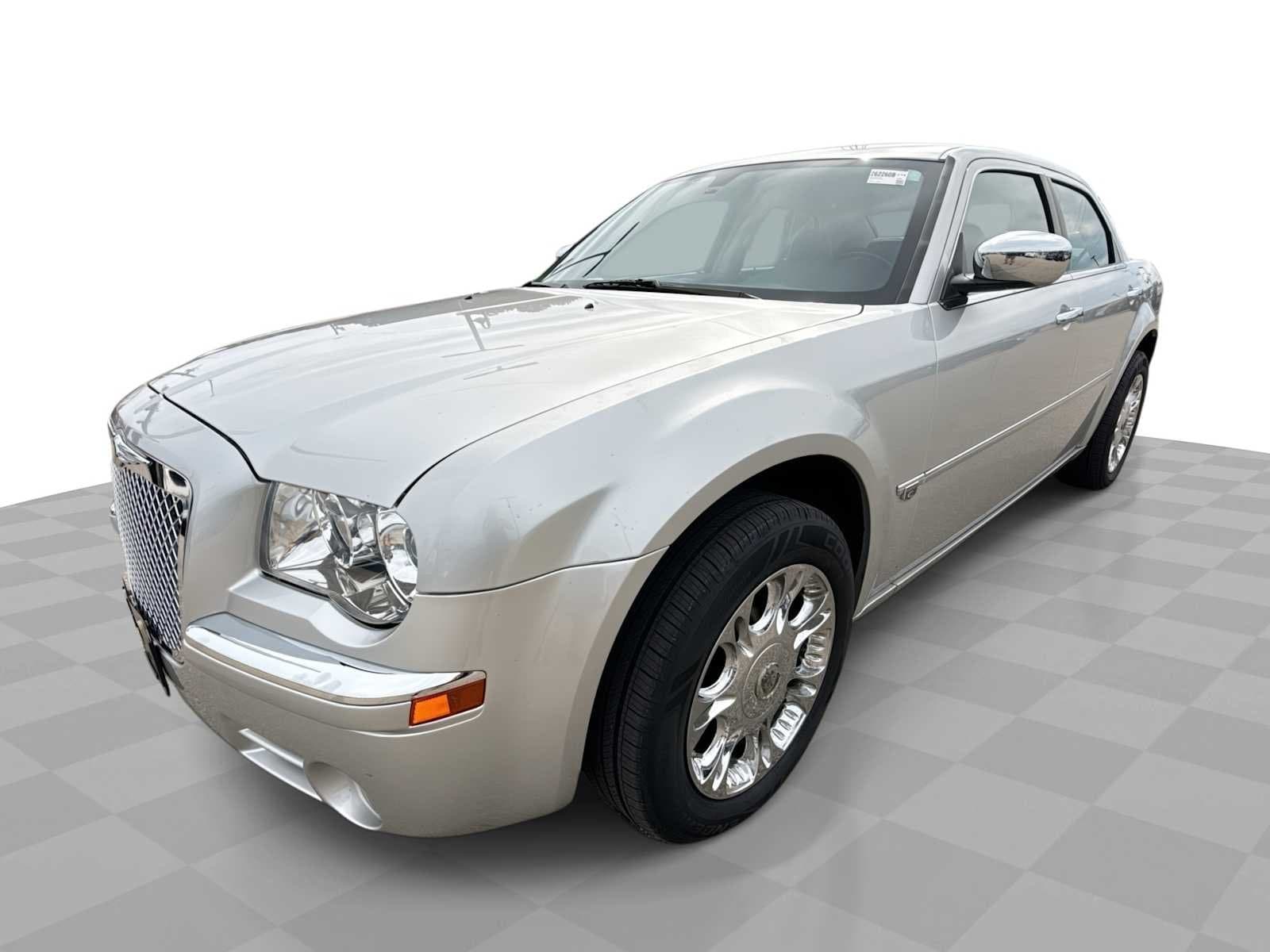 2006 Chrysler 300 C — photo 1 of 32