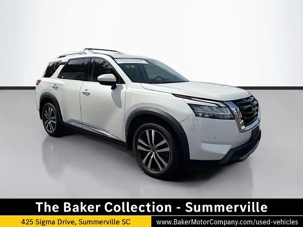 2023 Nissan Pathfinder Platinum — photo 1 of 36