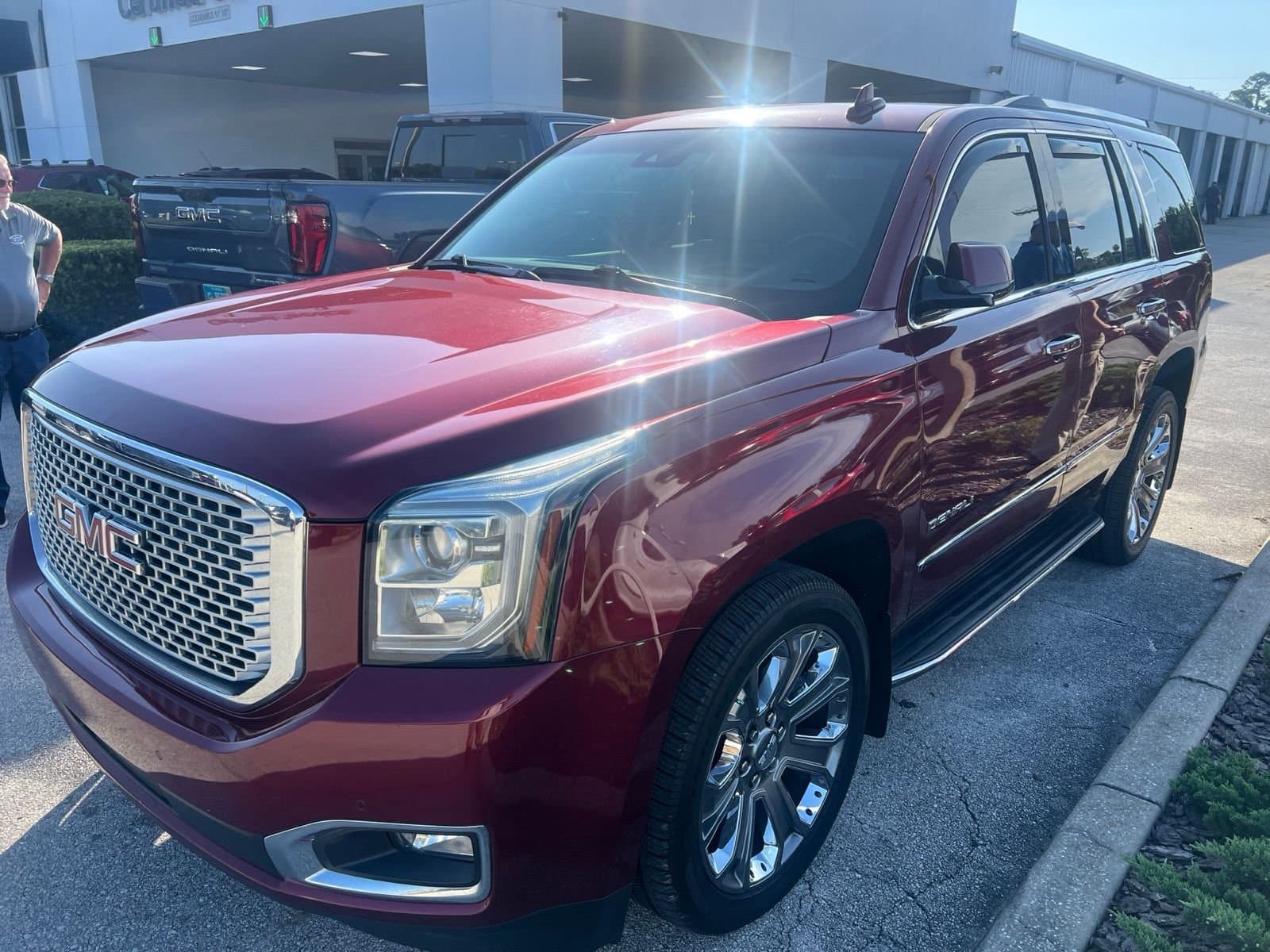 2016 GMC Yukon Denali — photo 1 of 14