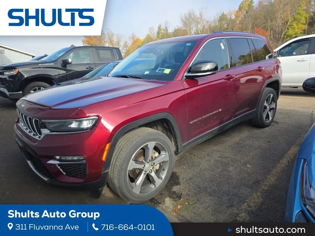 2023 Jeep Grand Cherokee Limited — photo 1 of 12