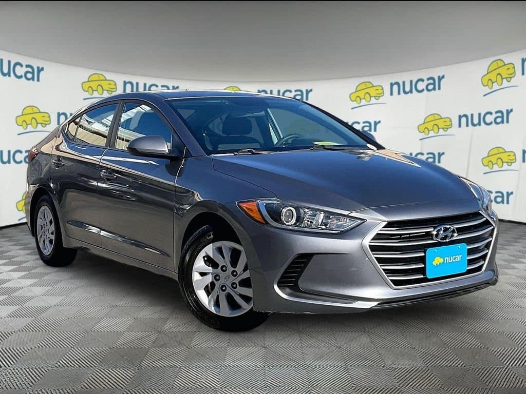2018 Hyundai Elantra SE — photo 1 of 33