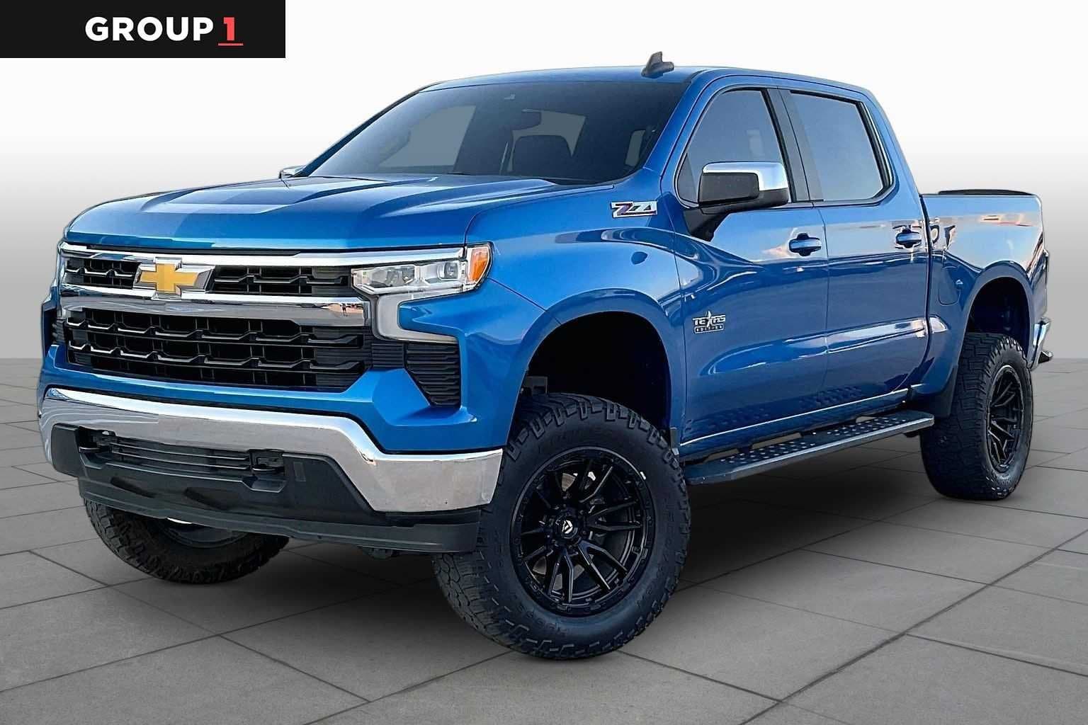 2022 Chevrolet Silverado 1500 LT — photo 1 of 34