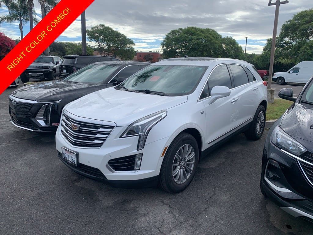 2018 Cadillac XT5 Luxury FWD — photo 1 of 11