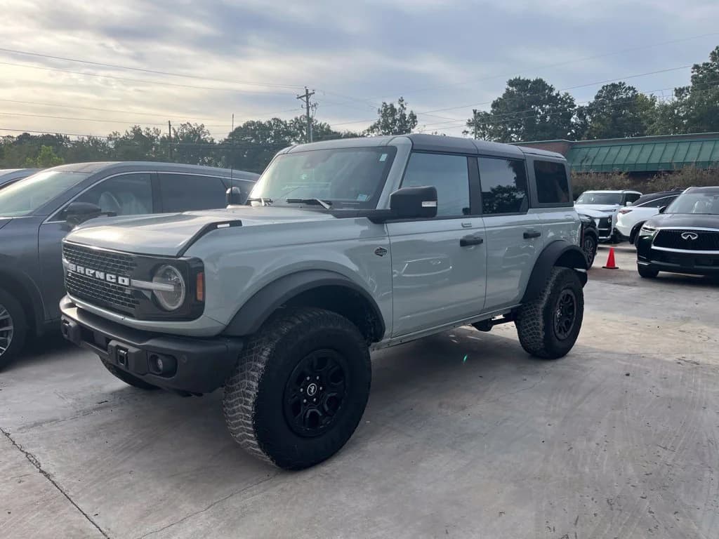 2023 Ford Bronco Wildtrak — photo 1 of 16