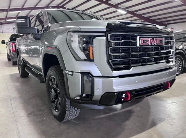 2024 GMC Sierra 2500HD AT4 — photo 1 of 36