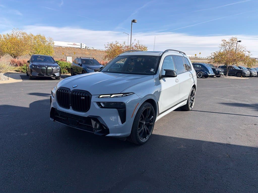 2025 BMW X7 M60i — photo 1 of 15
