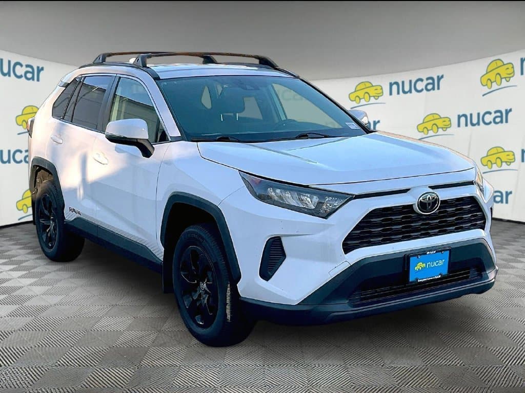 2021 Toyota RAV4 LE — photo 1 of 32