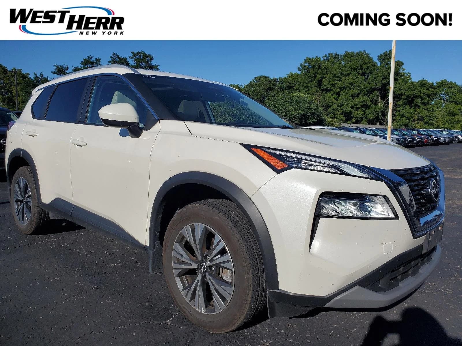 2023 Nissan Rogue SV — photo 1 of 16