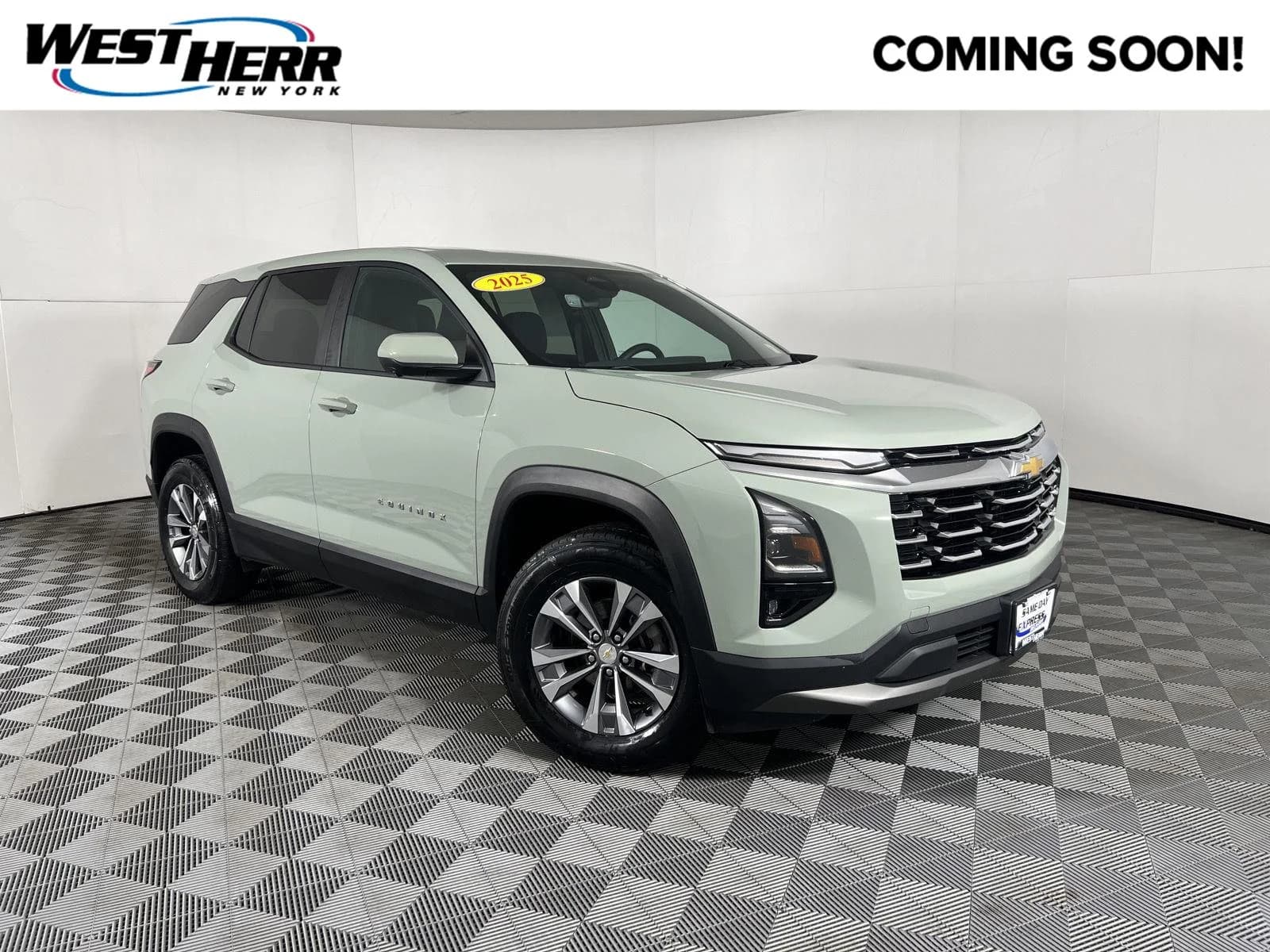 2025 Chevrolet Equinox AWD LT — photo 1 of 24
