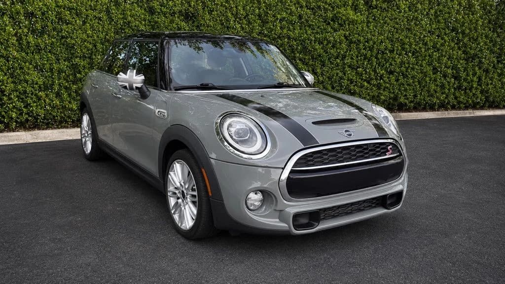 2019 Mini Cooper S Signature — photo 1 of 12
