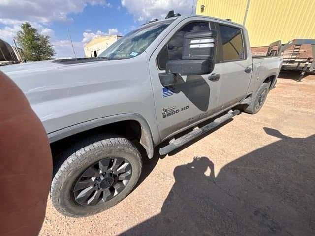 2024 Chevrolet Silverado 2500HD Custom — photo 1 of 5