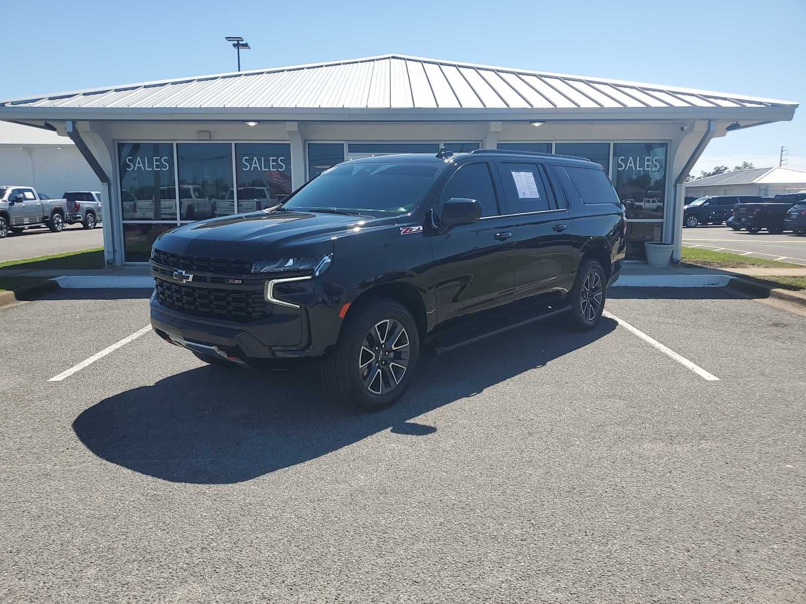2023 Chevrolet Suburban Z71 — photo 1 of 28