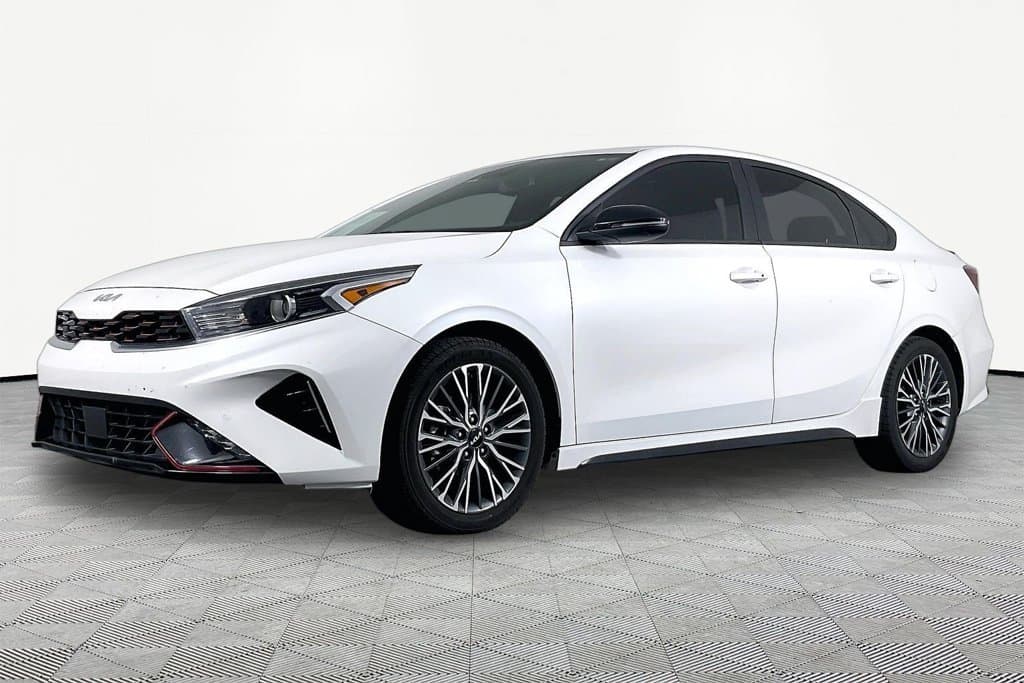 2024 Kia Forte GT-Line — photo 1 of 5