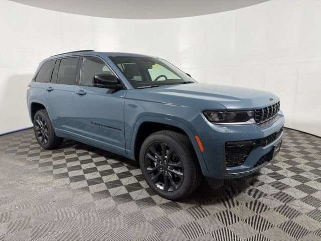 2026 Jeep Grand Cherokee Limited Reserve — photo 1 of 32