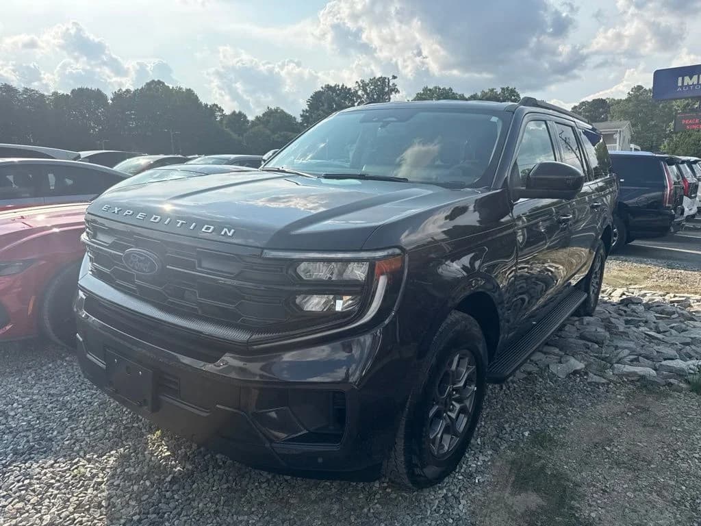 2025 Ford Expedition Max Active — photo 1 of 5