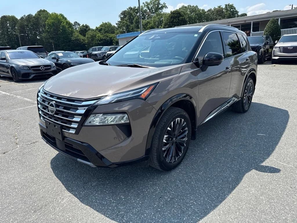 2024 Nissan Rogue Platinum — photo 1 of 6