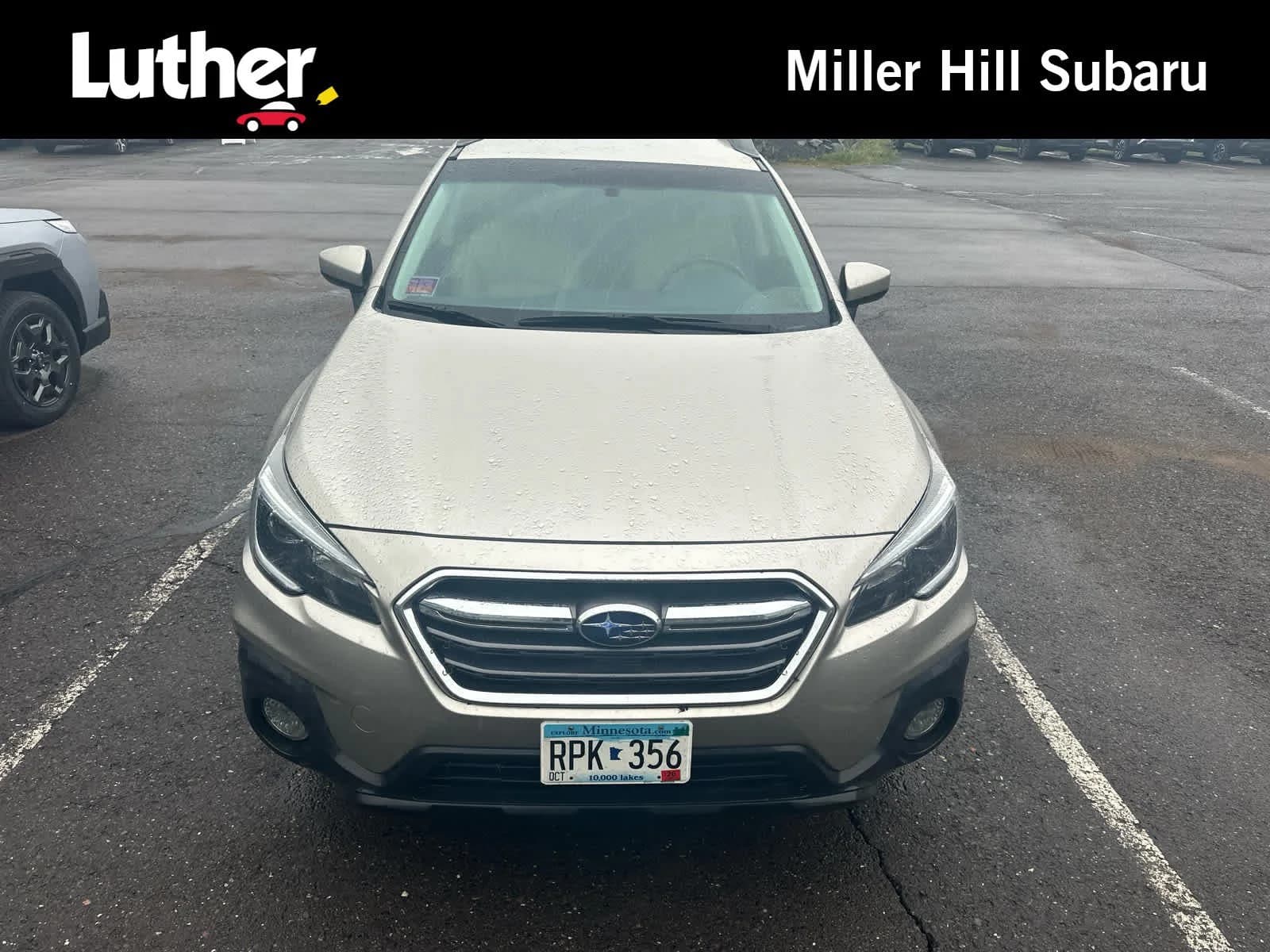 2018 Subaru Outback Premium — photo 1 of 10