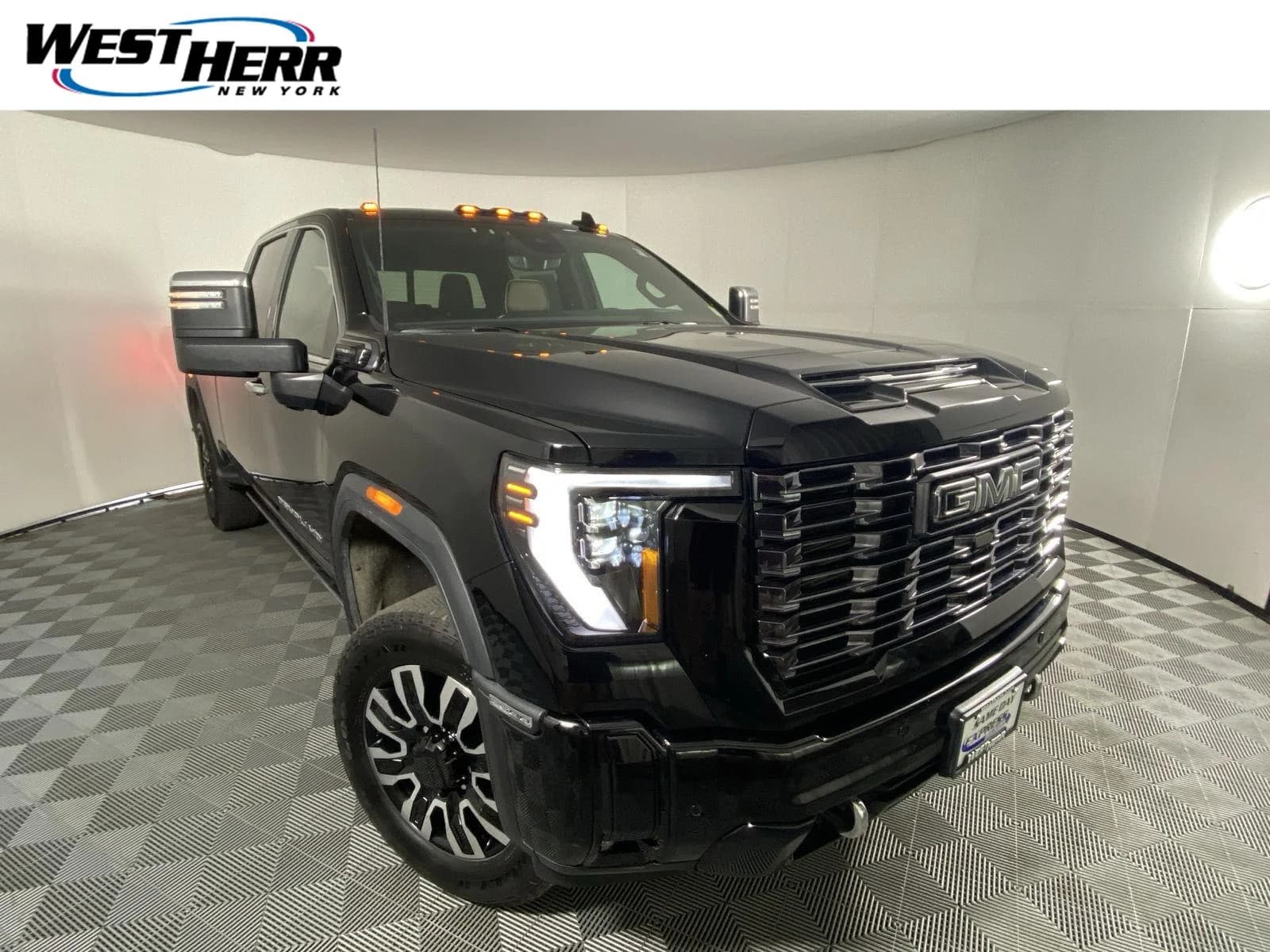 2025 GMC Sierra 2500HD Denali Ultimate — photo 1 of 33