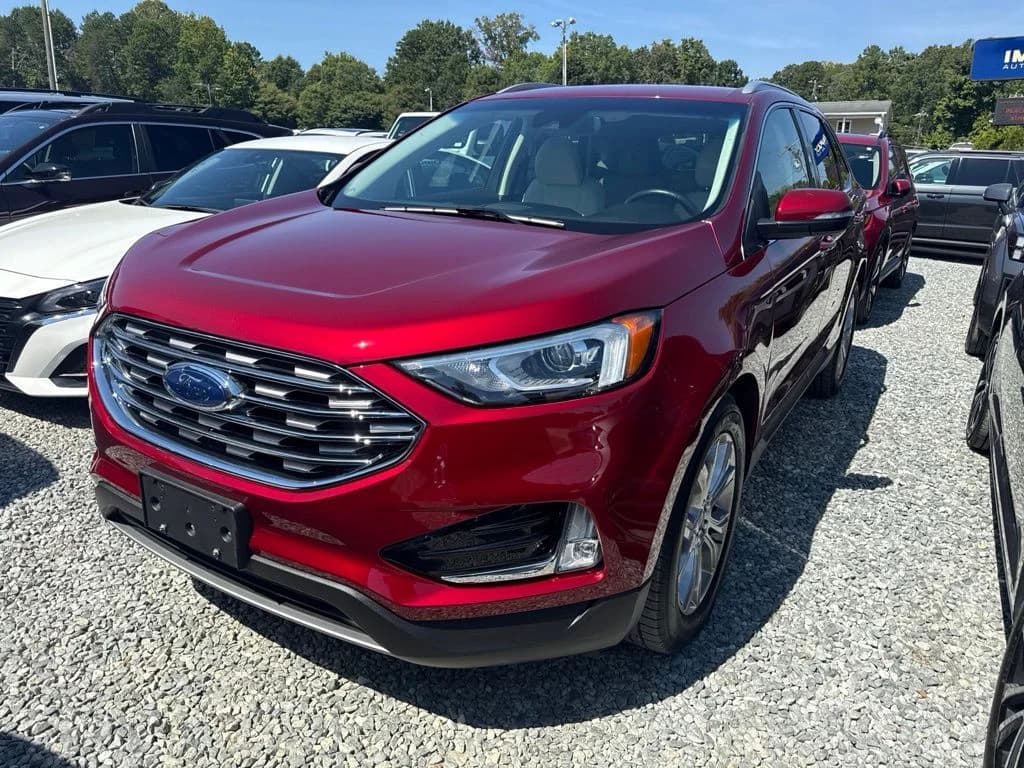 2019 Ford Edge Titanium — photo 1 of 4