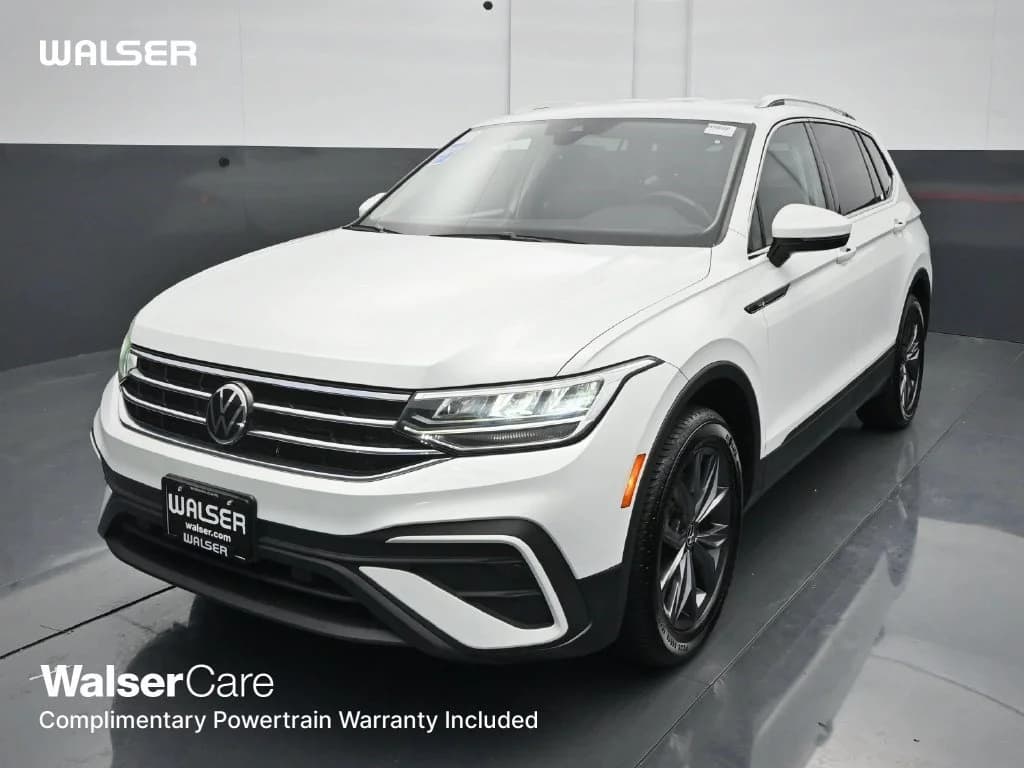 2022 Volkswagen Tiguan Base — photo 1 of 44