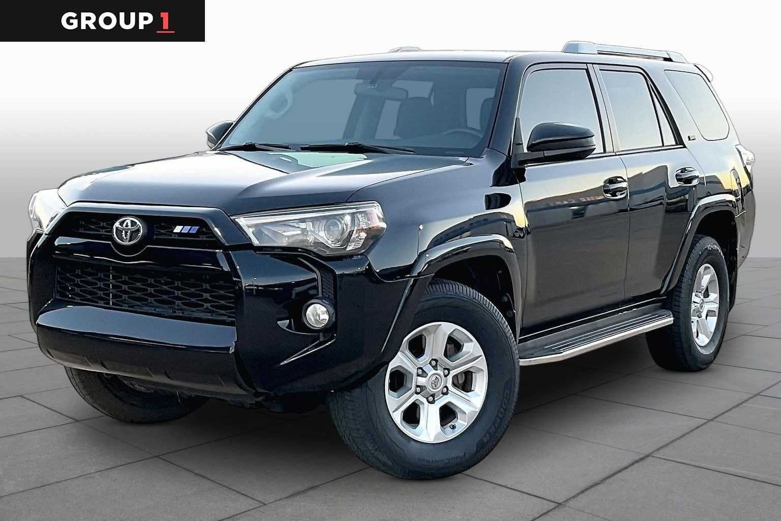 2018 Toyota 4Runner SR5 — photo 1 of 34