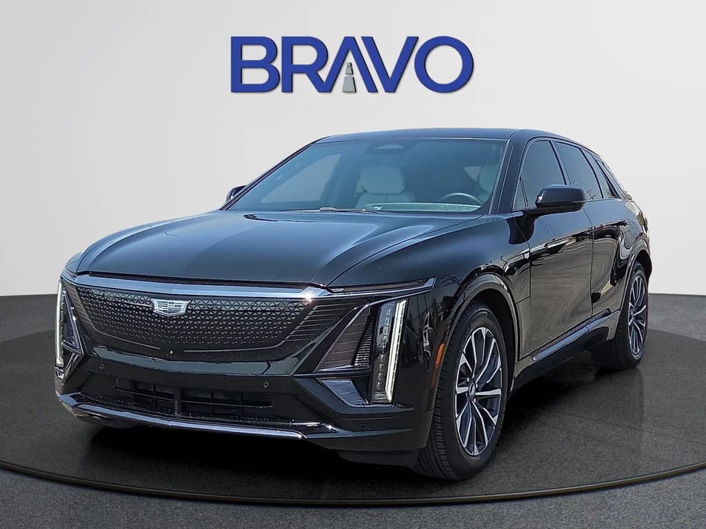 2024 Cadillac LYRIQ Sport 1 — photo 1 of 20