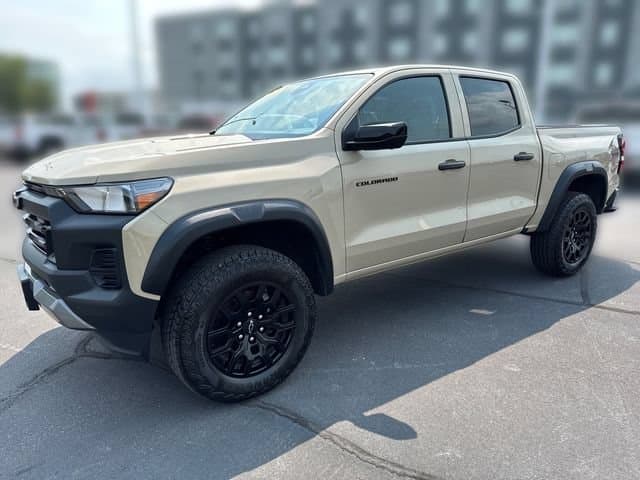 2024 Chevrolet Colorado Trail Boss — photo 1 of 43