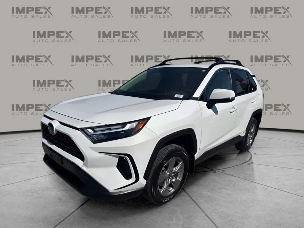 2024 Toyota RAV4 Base — photo 1 of 33