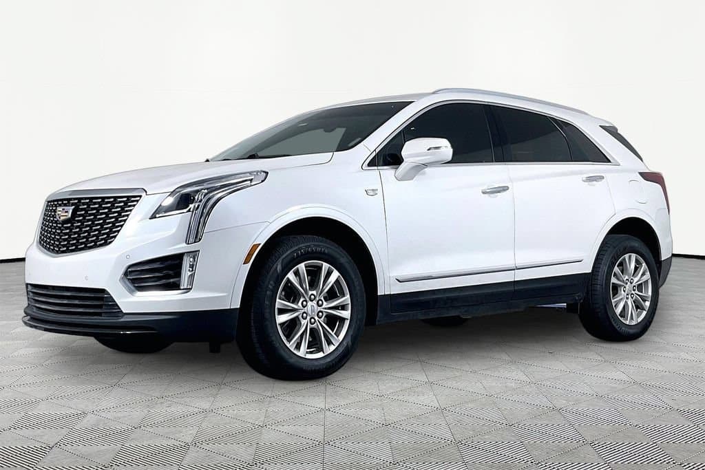 2022 Cadillac XT5 FWD Luxury — photo 1 of 6