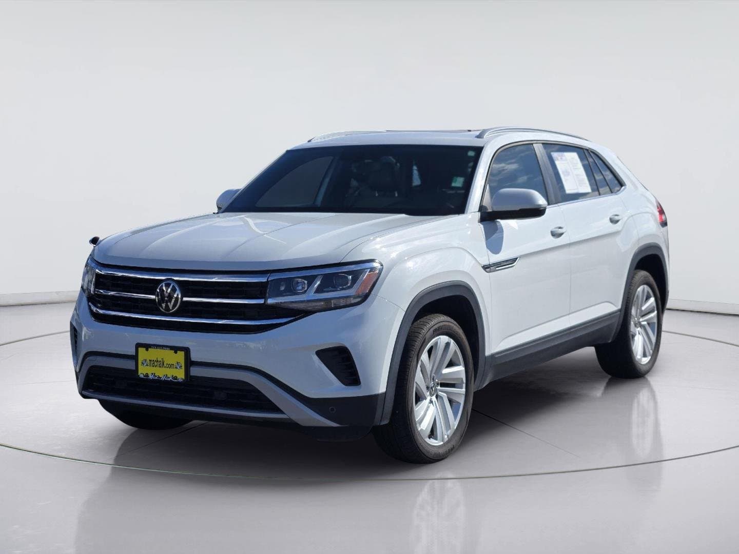 2022 Volkswagen Atlas Cross Sport 3.6L V6 SE w/Technology — photo 1 of 32