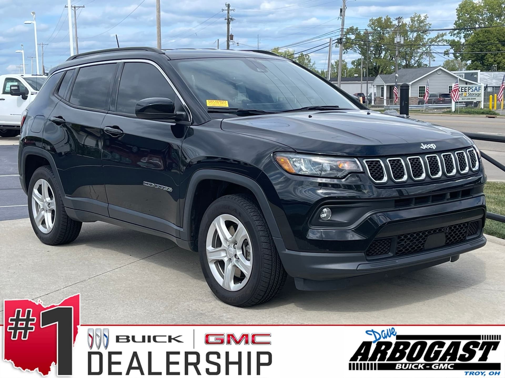 2023 Jeep Compass Latitude — photo 1 of 15