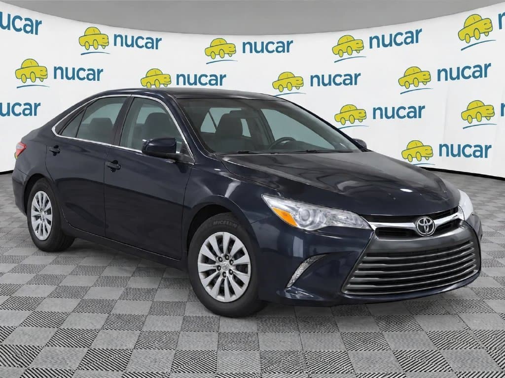 2015 Toyota Camry LE — photo 1 of 29