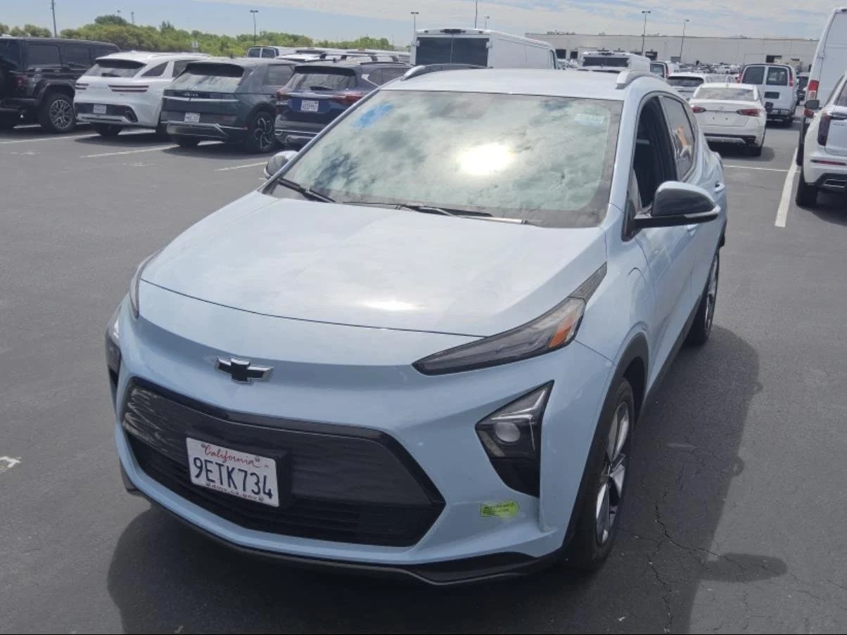 2023 Chevrolet Bolt EUV LT — photo 1 of 26