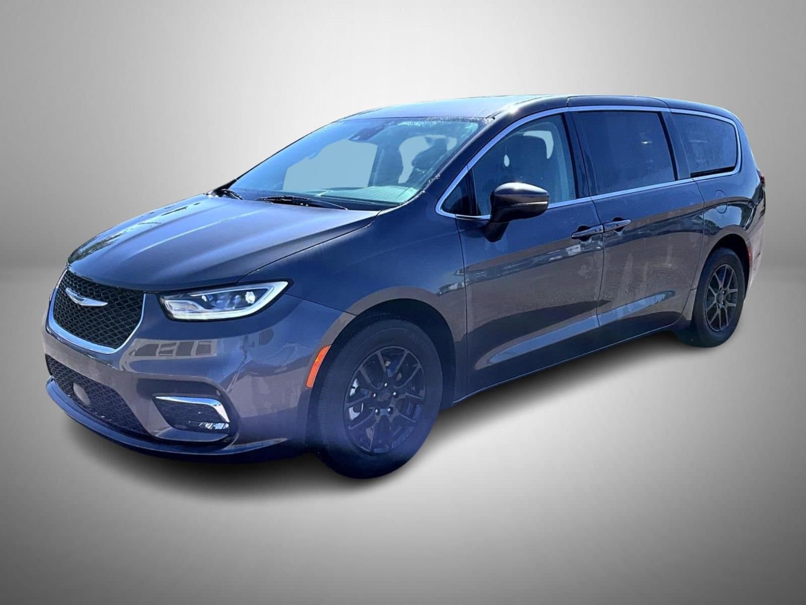 2023 Chrysler Pacifica Touring L — photo 1 of 25