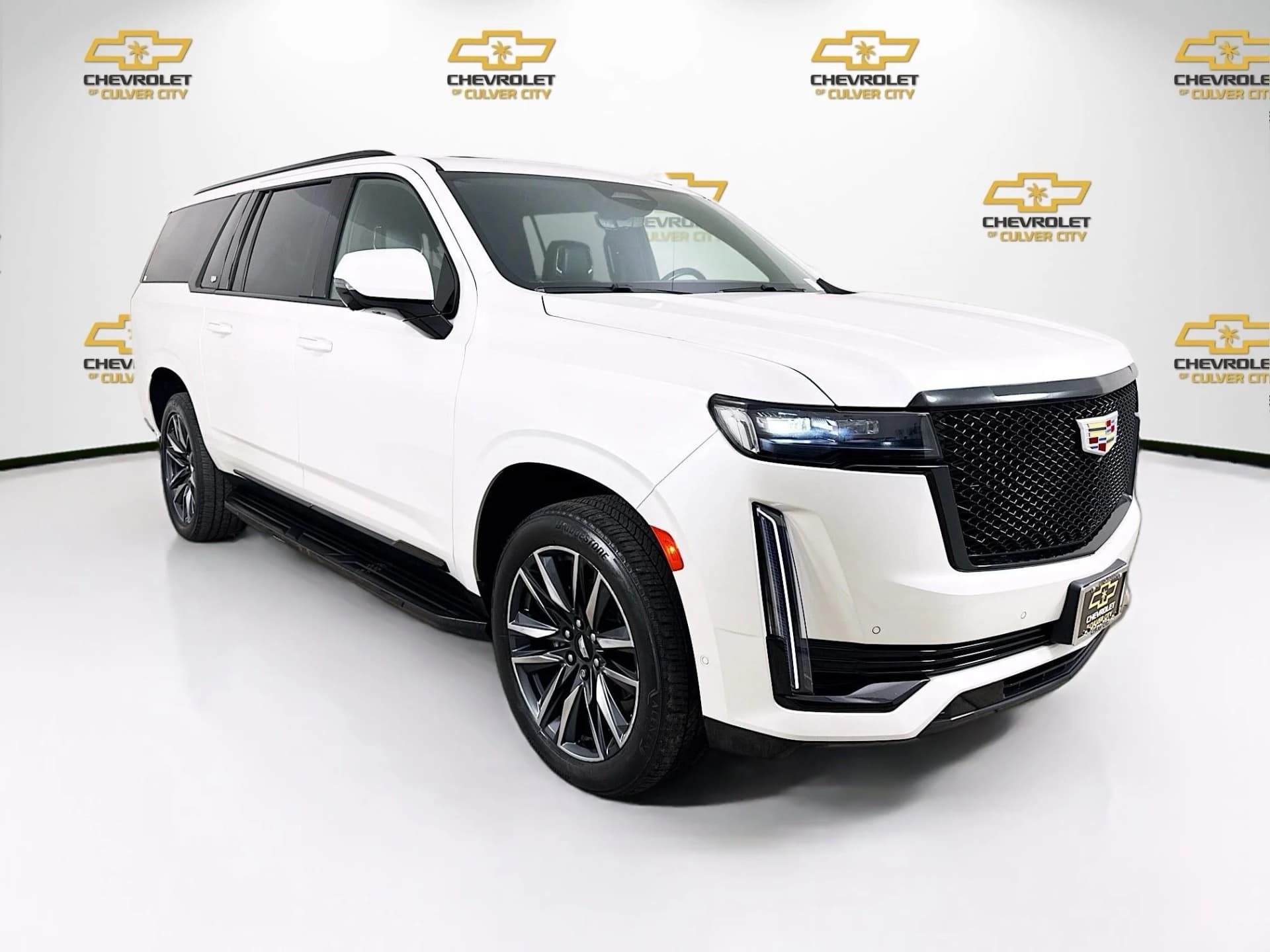 2022 Cadillac Escalade ESV Sport — photo 1 of 37