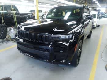 2023 Jeep Grand Cherokee L Altitude — photo 1 of 5