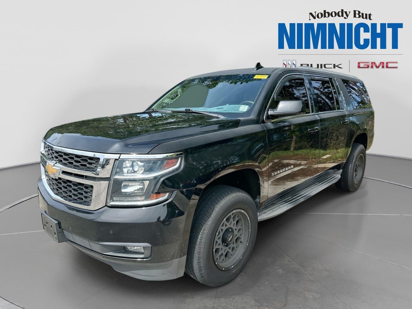 2015 Chevrolet Suburban LT — photo 1 of 4