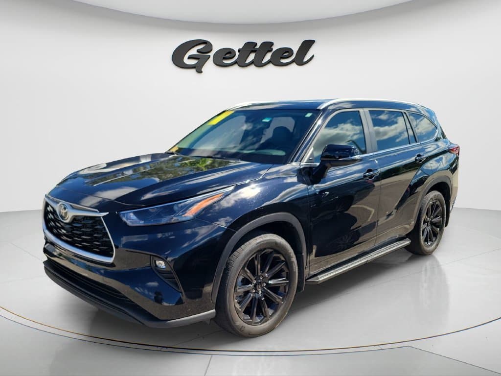 2026 Toyota Highlander XLE — photo 1 of 14