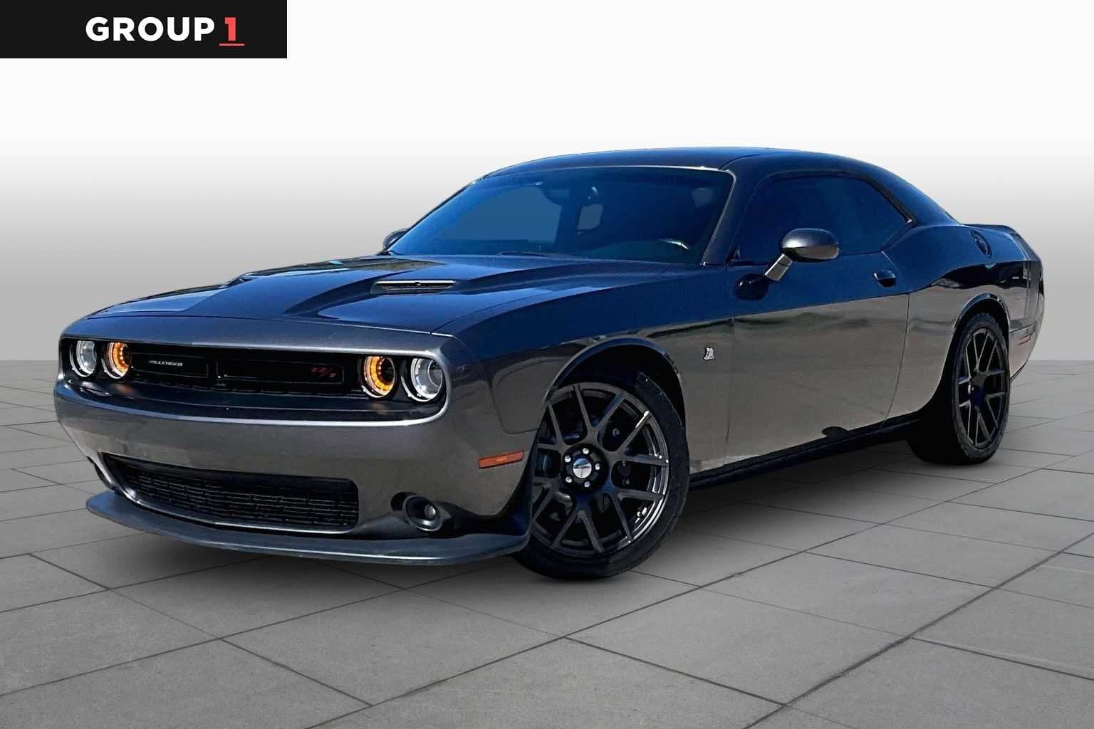 2016 Dodge Challenger R/T Scat Pack — photo 1 of 35