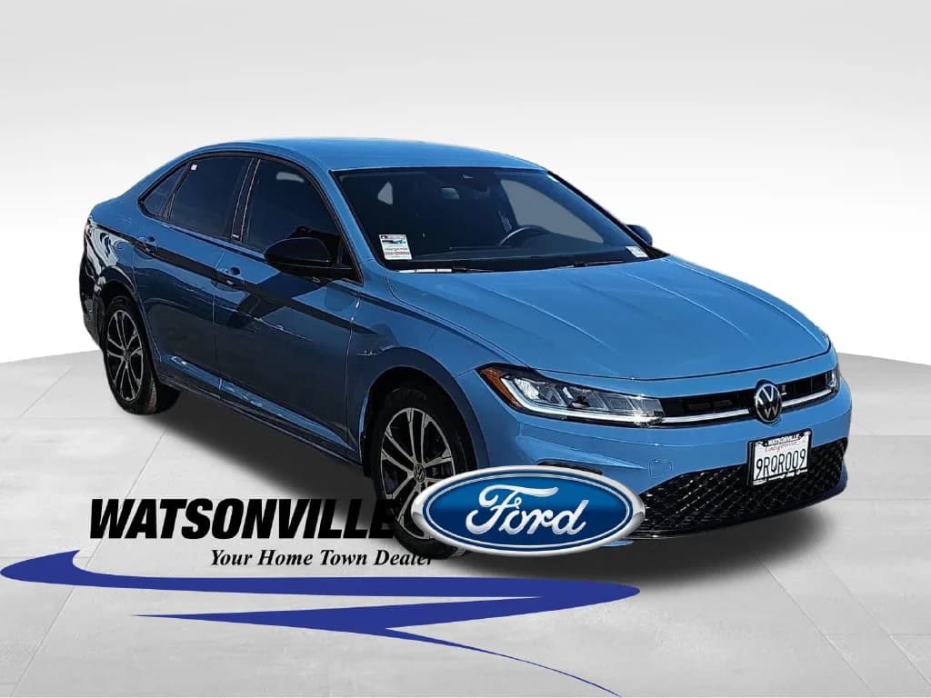 2025 Volkswagen Jetta Sport — photo 1 of 44