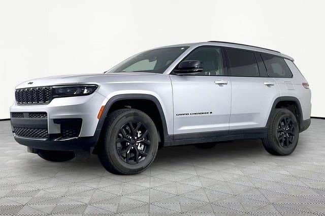 2025 Jeep Grand Cherokee L Altitude X — photo 1 of 5