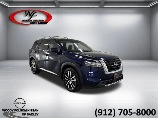 2024 Nissan Pathfinder Platinum — photo 1 of 21