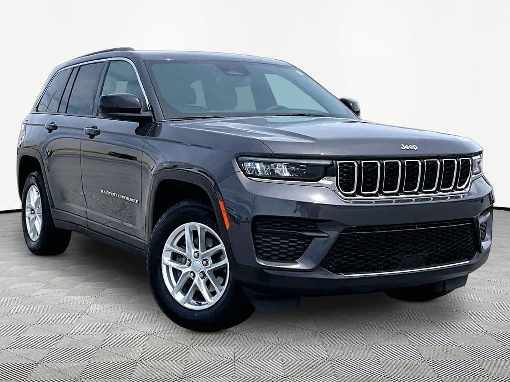 2024 Jeep Grand Cherokee Laredo X — photo 1 of 31