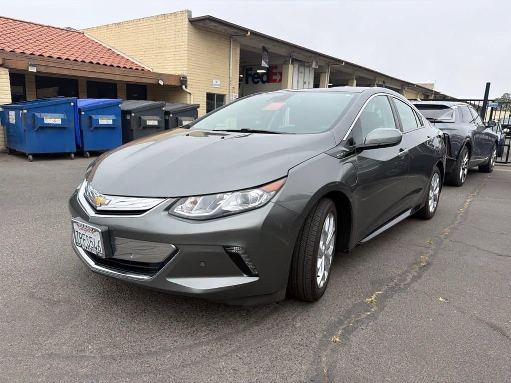 2016 Chevrolet Volt Premier — photo 1 of 12