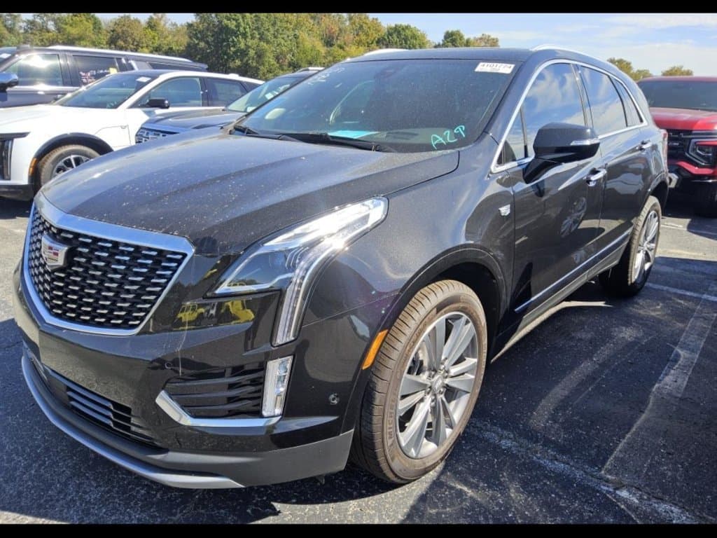 2025 Cadillac XT5 Base — photo 1 of 14