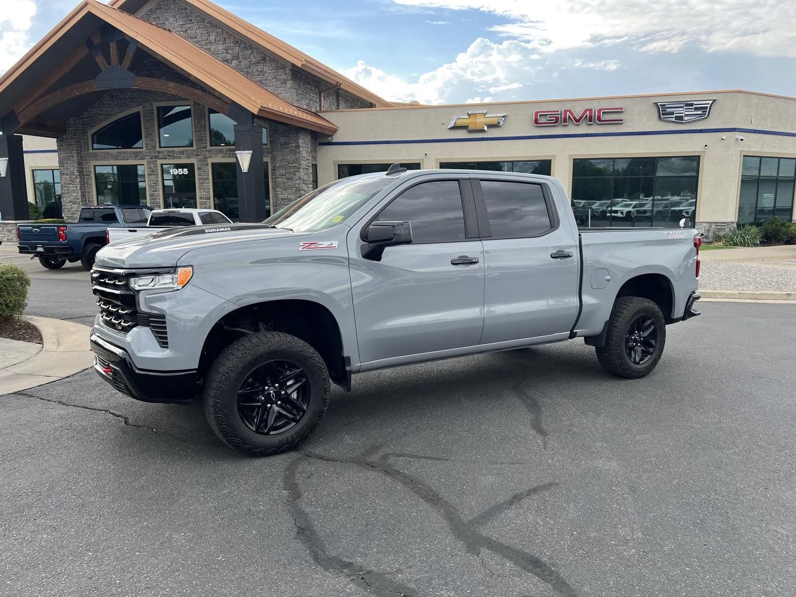 2024 Chevrolet Silverado 1500 LT Trail Boss — photo 1 of 33