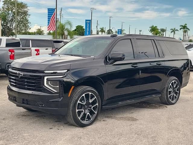2026 Chevrolet Suburban RST — photo 1 of 60